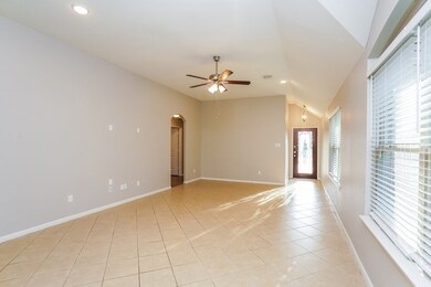 5219 Gulf Stream Ln, Bacliff, TX 77518 - photo 4