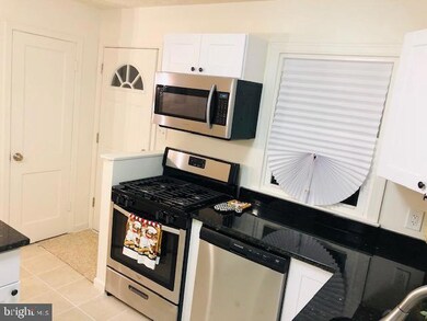 827 Quade St, Oxon Hill, MD 20745 - photo 7