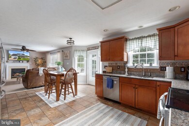 691 Fulton Dr, Strasburg, VA 22657 - photo 7