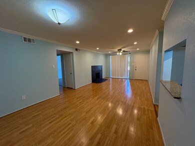4635 Wild Indigo St unit 503, Houston, TX 77027 - photo 4