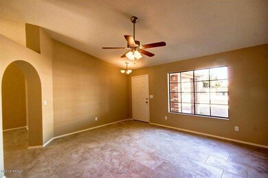 Light and bright entry room!