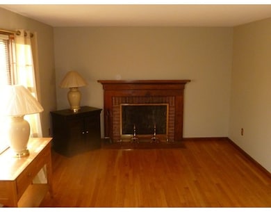 33 Lancaster St, Springfield, MA 01118 - photo 7