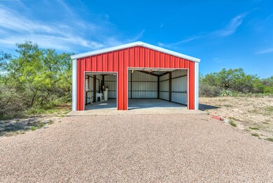 10193 Twin Lakes Ln, San Angelo, TX 76904 - photo 3