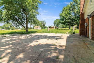 933 E Bocock Rd, Marion, IN 46952 - photo 4