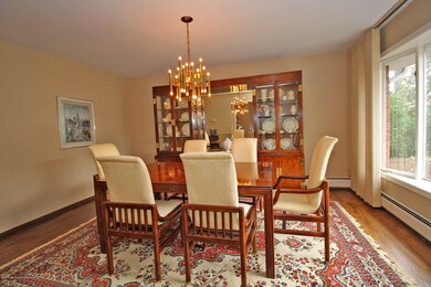 7 Dining Room 2