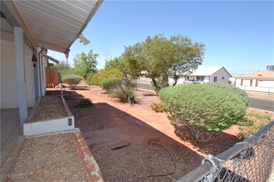 COVERED FRONT PATIO