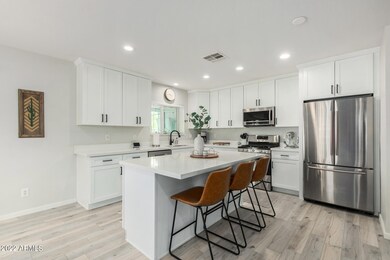 2915 N Evergreen St, Phoenix, AZ 85014 - photo 5