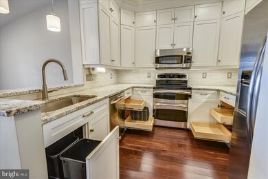 4550 Strutfield Ln unit 2412, Alexandria, VA 22311 - photo 3