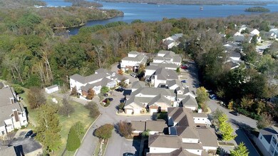 Complex is conveniently located to Percy Priest La