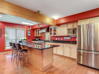 2891 Silver Spring Dr, Ann Arbor, MI 48103 - photo 4