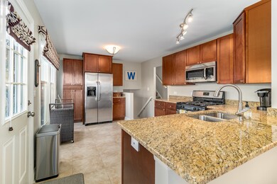 311 Cedarbrook Rd, Naperville, IL 60565 - photo 4