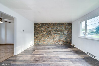 3328 Montrose Ave, Reading, PA 19605 - photo 7