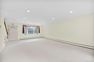 253 Raff Ave, Carle Place, NY 11514 - photo 4