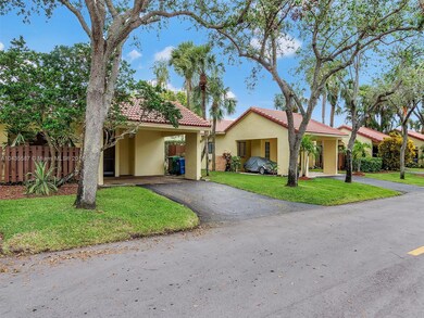 16233 Laurel Dr unit 17, Weston, FL 33326 - photo 3