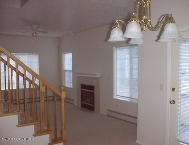 12580 Dining to Living