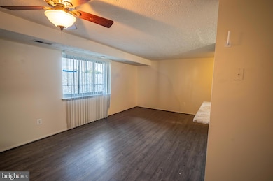 19525 Gunners Branch Rd unit D, Germantown, MD 20876 - photo 2