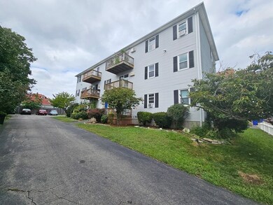434 Linden St unit 4, Fall River, MA 02720 - photo 2