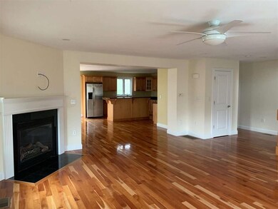 12 Crestview Cir, Londonderry, NH 03053 - photo 7