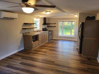 276 Twin Lakes Rd, Eastpoint, FL 32328 - photo 5