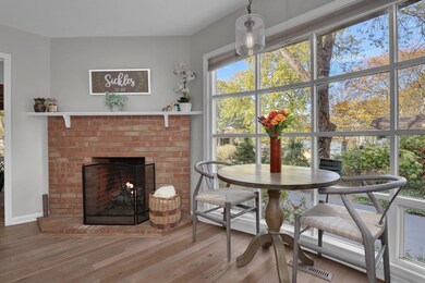 6-web-or-mls-2060-pinebrook-rd