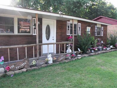Exterior Front. Nice Front Porch