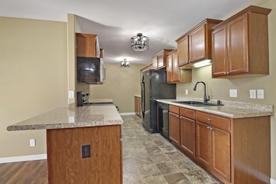 7-web-or-mls-1523 24th Ave 37, Kenosha,