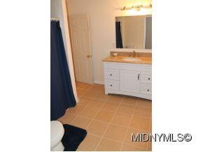 Large, Updated Full Bath