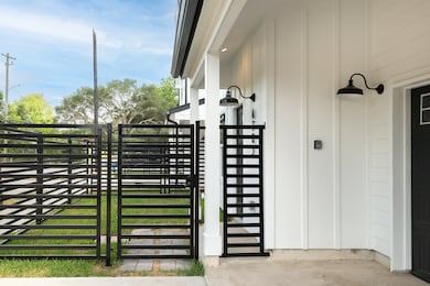 4707 Idaho St, Houston, TX 77021 - photo 6