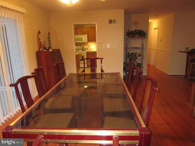 2131 Pimmit Dr, Falls Church, VA 22043 - photo 4