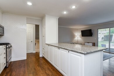 313 Osage Ln, Naperville, IL 60540 - photo 3