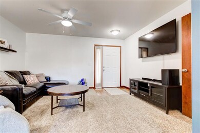 3108 Blackberry Cir SW, Cedar Rapids, IA 52404 - photo 4