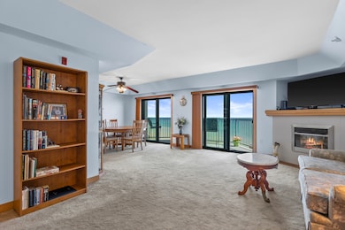 415 N Lake St unit 602, Port Washington, WI 53074 - photo 4