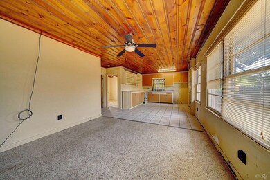 408 E Le Grand Dr - 18