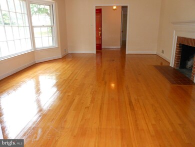 809 Carrie Ct, McLean, VA 22101 - photo 6