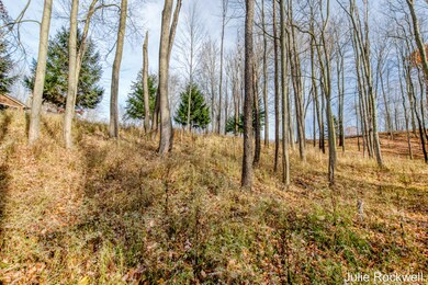 647 Crahen Ave NE, Grand Rapids, MI 49525 - photo 4