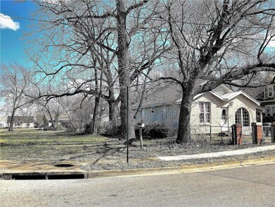 737 N 4th St, Rogers, AR 72756 - photo 3