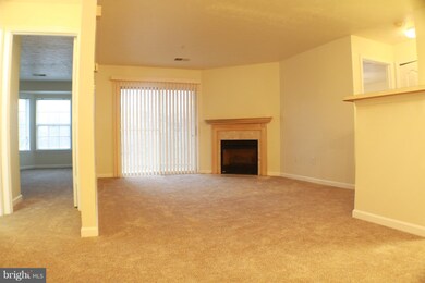 8931 Town Center Cir unit 212, Upper Marlboro, MD 20774 - photo 3
