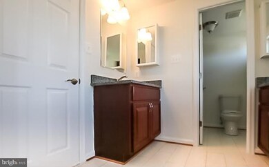 13145 Melville Ln, Fairfax, VA 22033 - photo 6