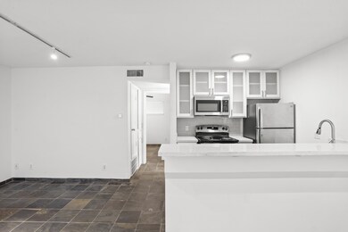 3602 Garrott St unit 16, Houston, TX 77006 - photo 4