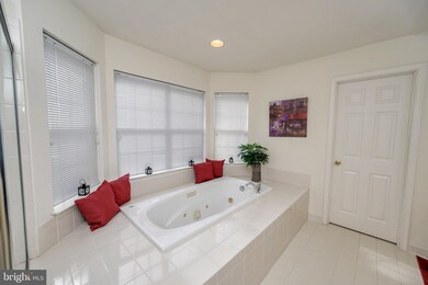 1214 Pickett Cir, Fredericksburg, VA 22401 - photo 4