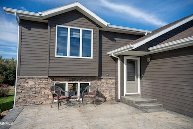 1605 9th Ave SE, Mandan, ND 58554 - photo 5