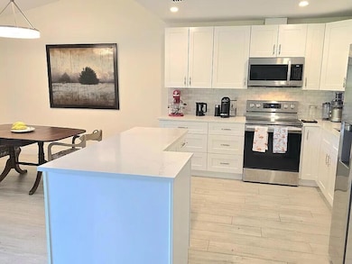 1705 Mariners Cove unit B, Fort Pierce, FL 34950 - photo 3