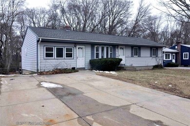 104 Walnut Glen Dr, Warwick, RI 02886 - photo 2