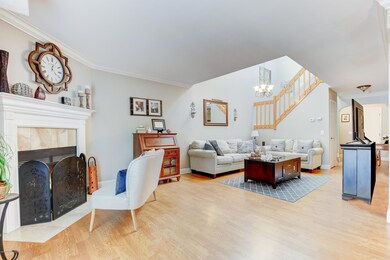 008_Family Room