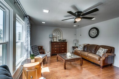 210 N Pendell Ave, Cleburne, TX 76033 - photo 5