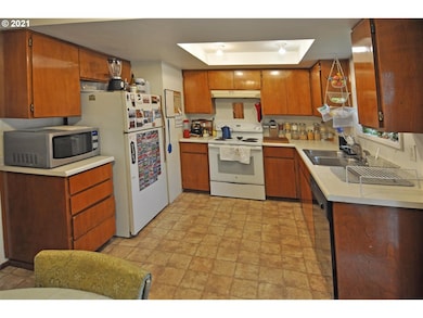 1780 Norwood St, Eugene, OR 97401 - photo 5