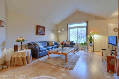 2759 Maple Forest Dr unit 84, Wixom, MI 48393 - photo 6