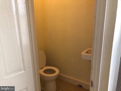 844 Mulberry St, Reading, PA 19604 - photo 4