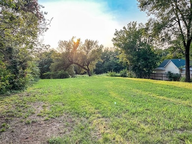 514 N 1st St, Guthrie, OK 73044 - photo 3