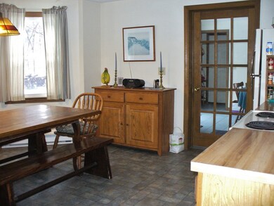 416 Potwine Ln, Amherst, MA 01002 - photo 2